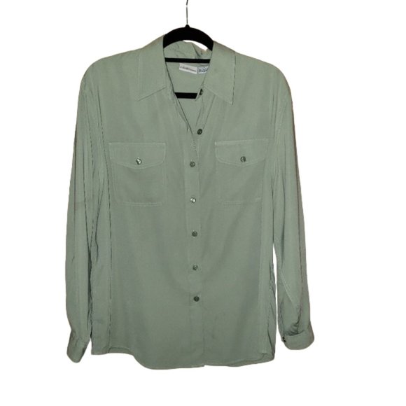 Wrinkle Free Button-down Tab Sleeved Large Top - Picture 1 of 6